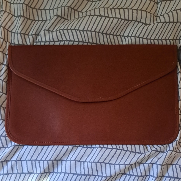 Elegant Brown Clutch - Picture 1 of 2